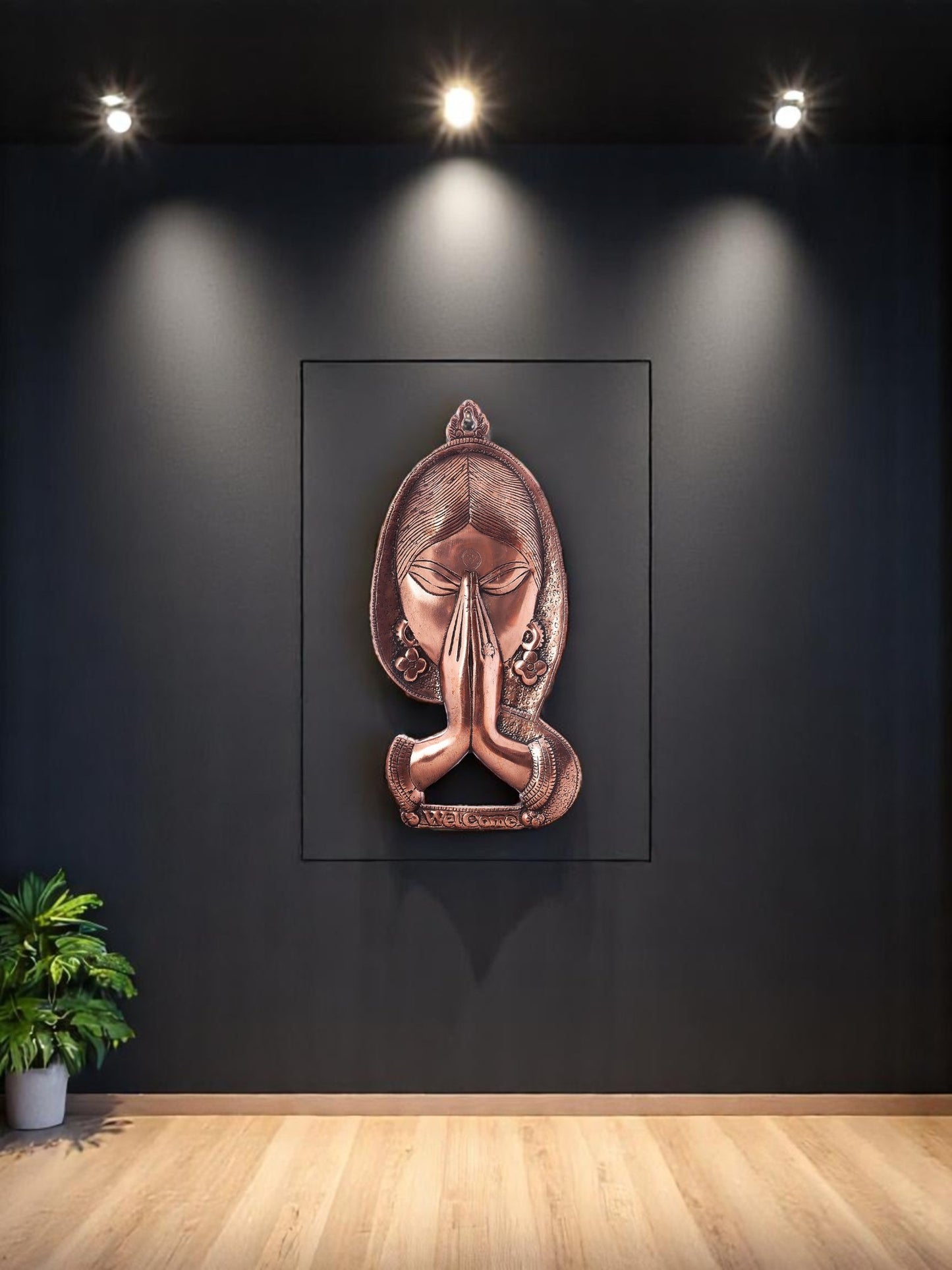 Traditional Welcome Lady Metal Wall Hanging
