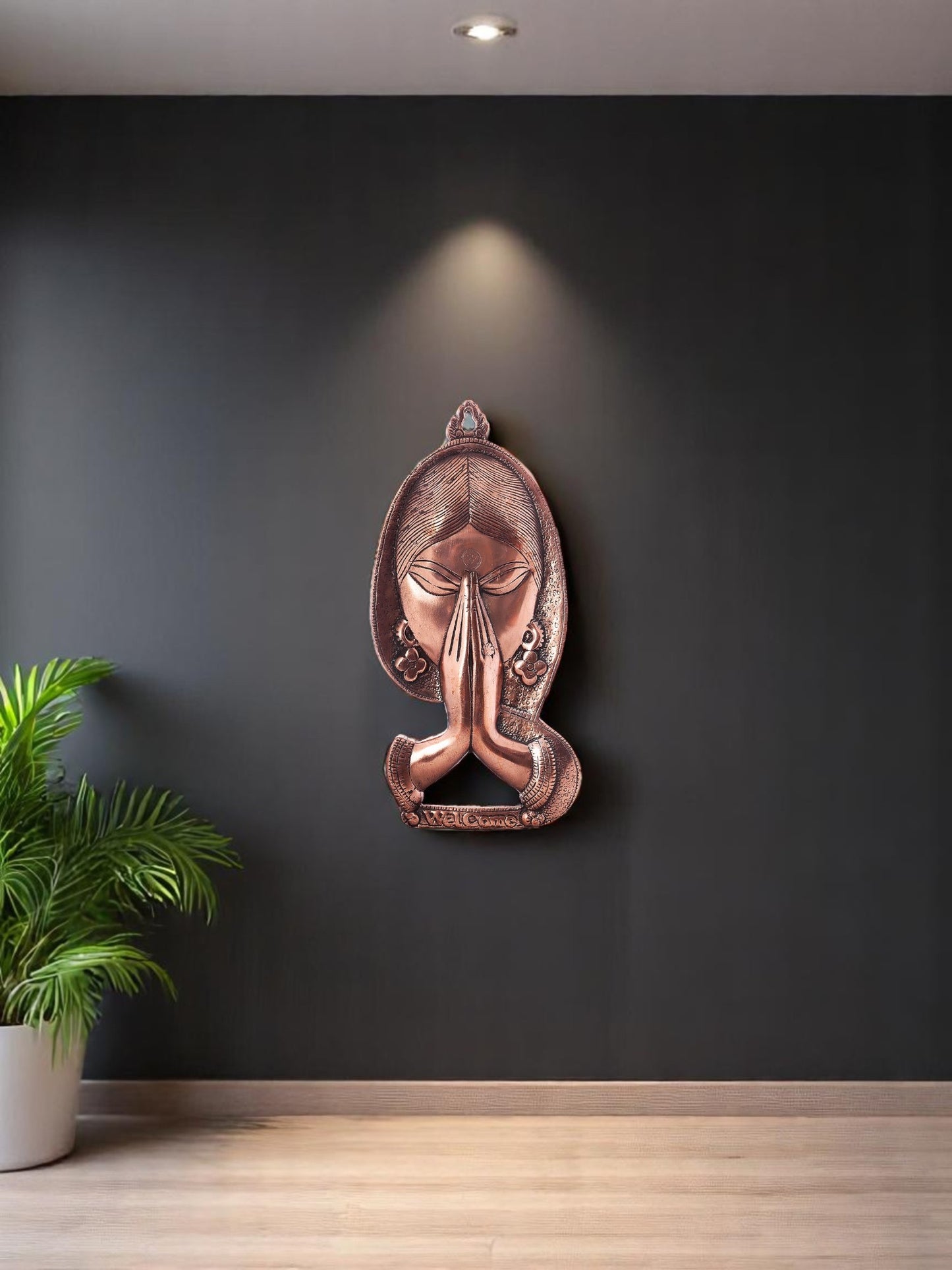 Traditional Welcome Lady Metal Wall Hanging