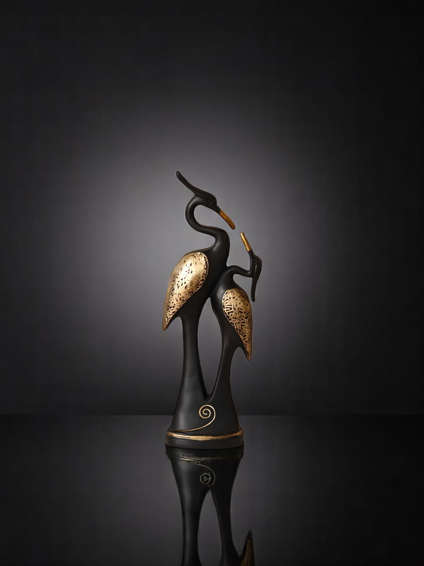 Black Loving Swan Couple Handcrafted Polyresin Decorative Showpiece