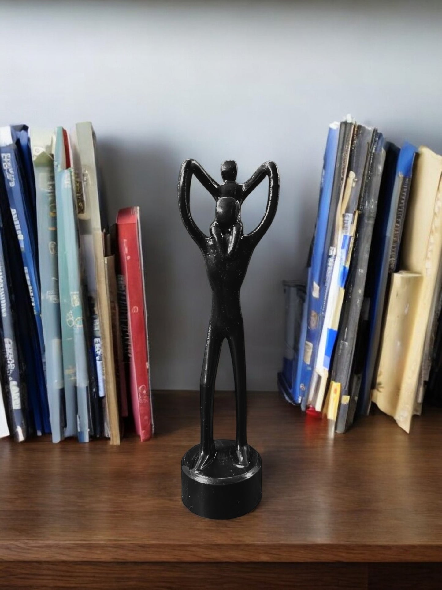 Father and Child sculpture