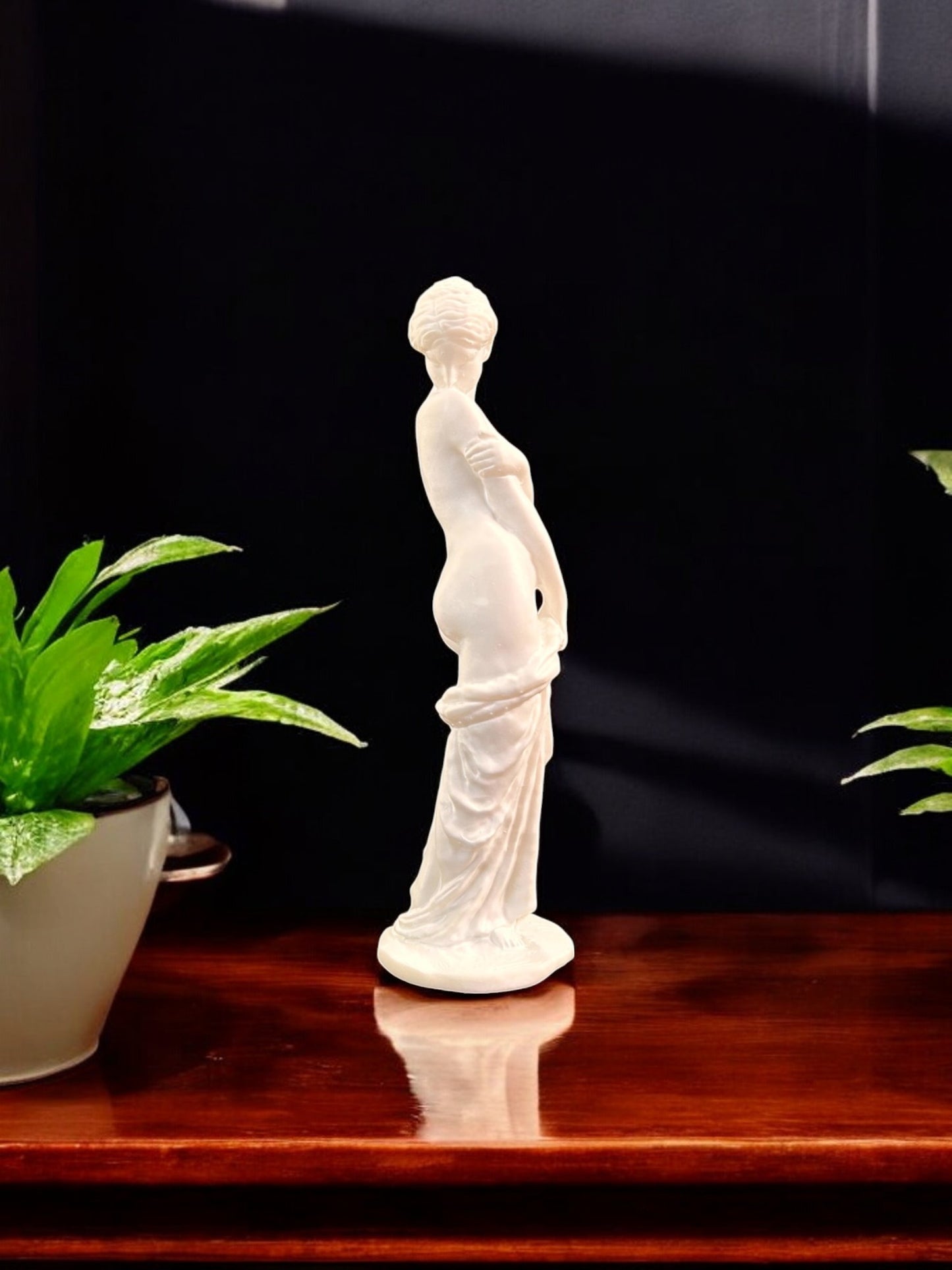 Bella Dona Sculpture