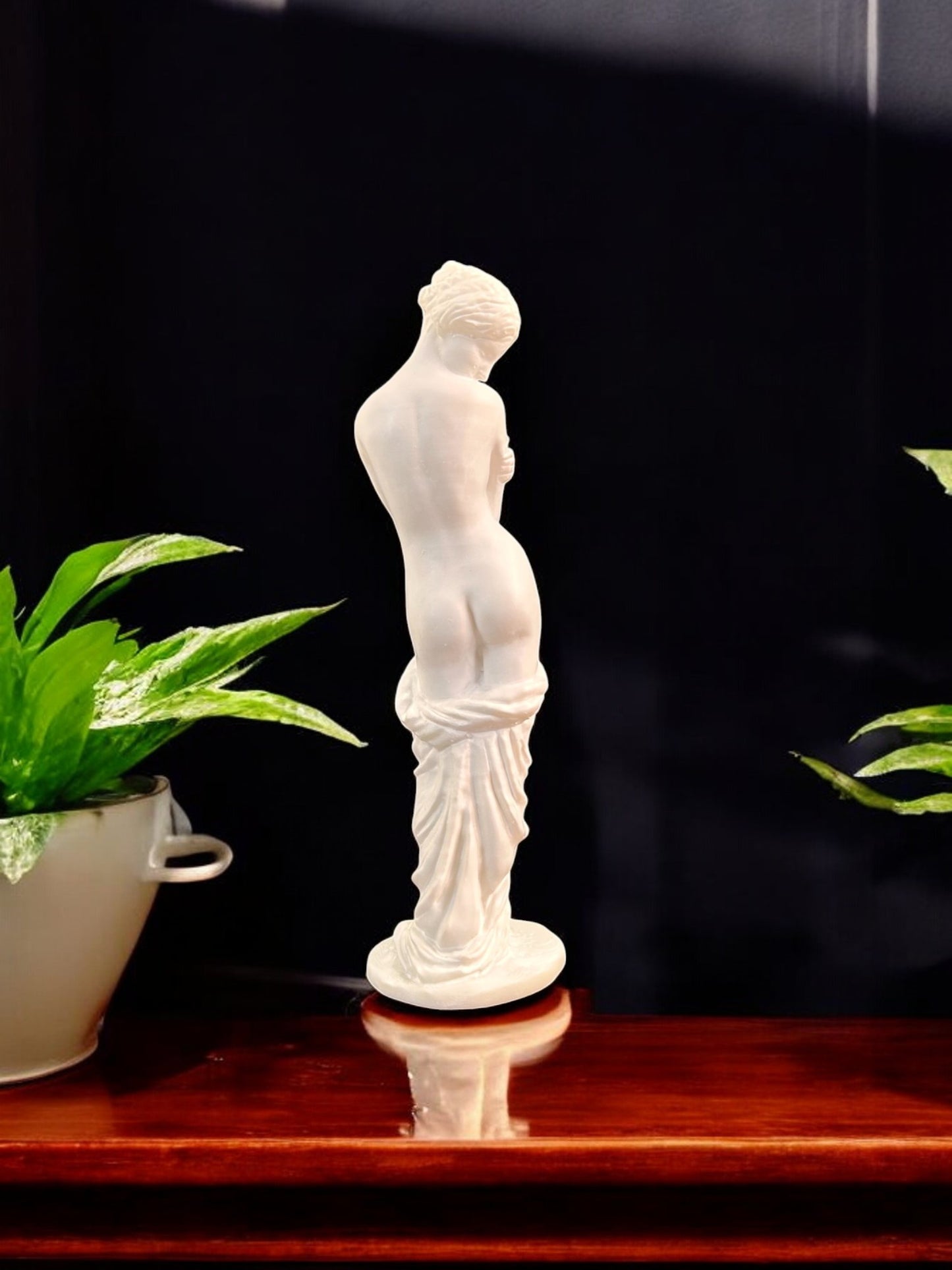 Bella Dona Sculpture