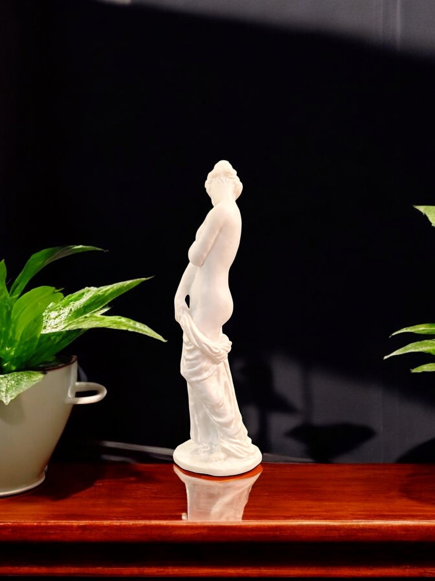 Bella Dona Sculpture