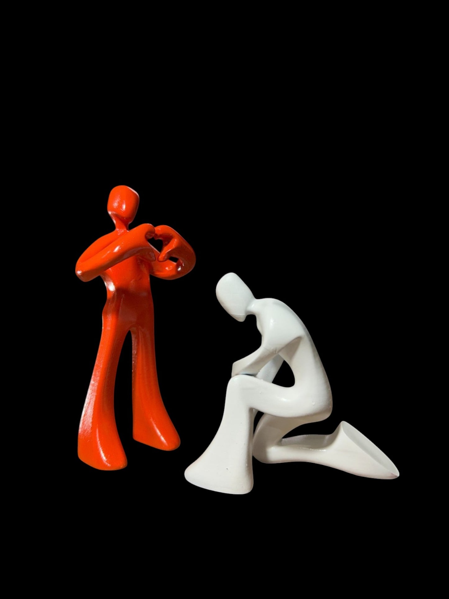 The Proposal” – Romantic Couple Resin Figurine Set | Abstract Art Sculpture | Minimalist Love Decor