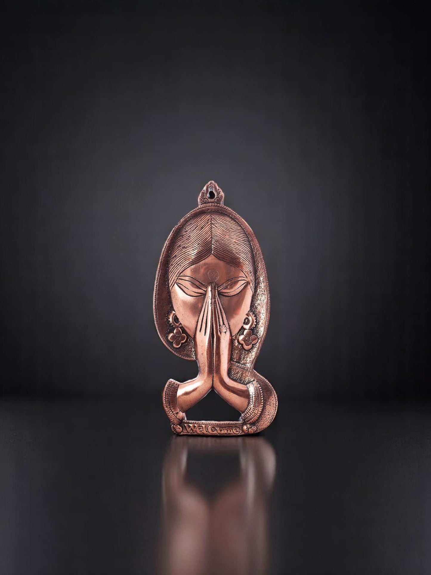 Traditional Welcome Lady Metal Wall Hanging